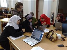 Women's group in Qatar; by Julie Lindsay