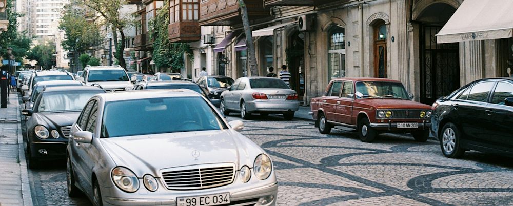 Cars on a Baku Street by Dario Daniel Silva on Unsplash