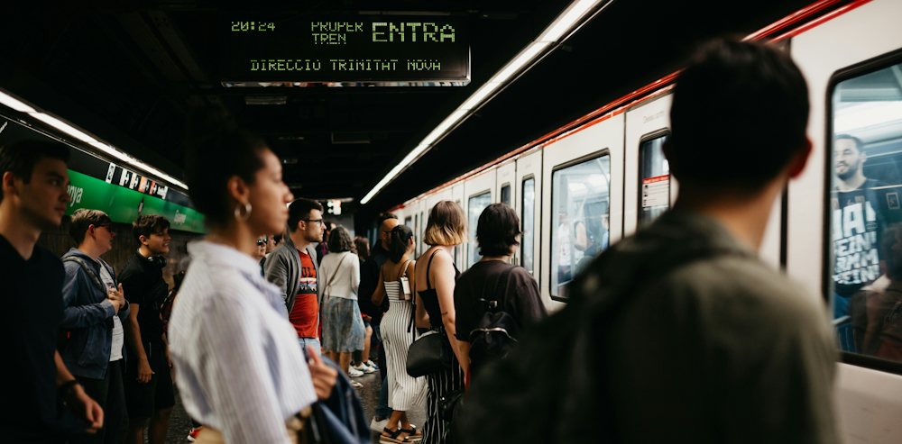 Busy Barcelona Metro by Emrecan Arık on Unsplash