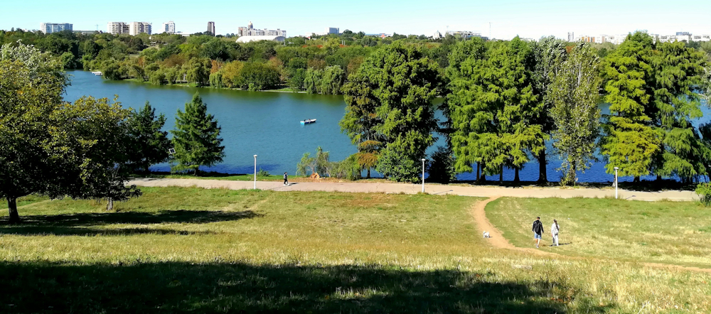 Tineretului Park in Bucharest by Belariga Design on Unsplash