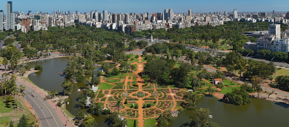Paseo El Rosedal Garden in Buenos Aires by Juan Pablo Mascanfroni on Unsplash