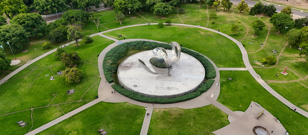 Floralis Generica Monument in Buenos Aires by Juan Pablo Mascanfroni on Unsplash