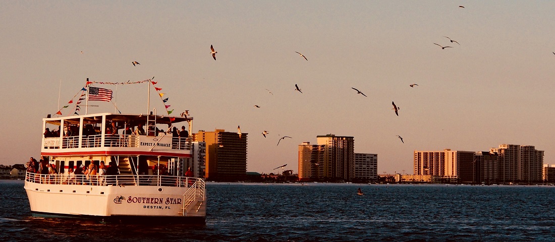 Ferry in Florida by Brandon Wright from Unsplash