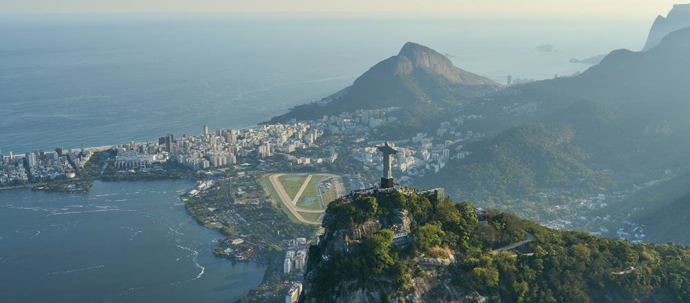 Cristo Redentor Overlooking Rio de Janeiro by Raphael Nogueira on Unsplash