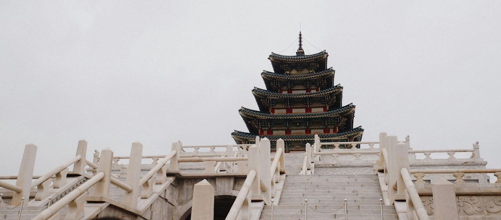 Gyeongbokgung Palace in Seoul by LING on Unsplash