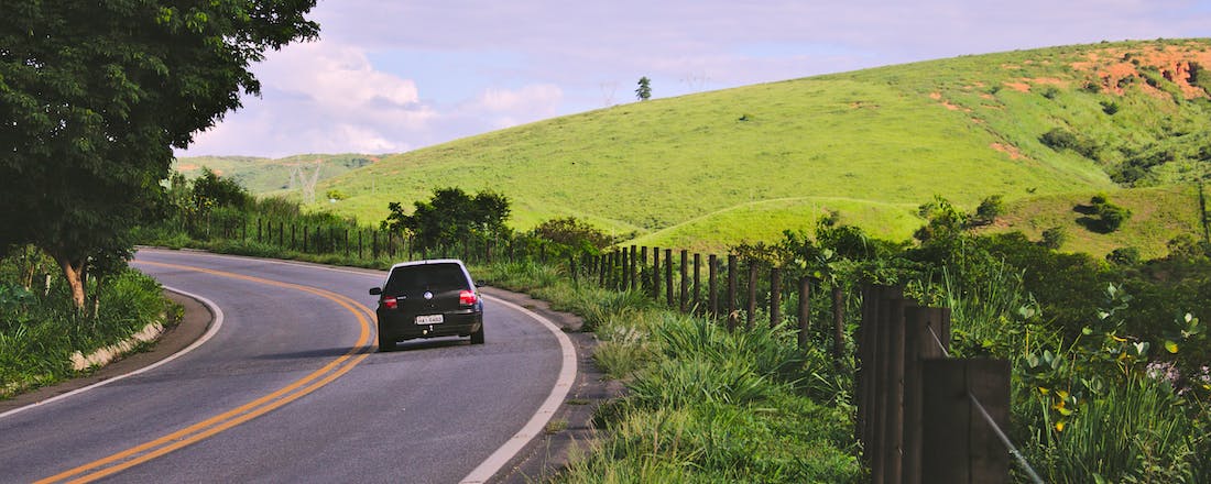 Driving stock image by Maurício Eugênio from Pexels